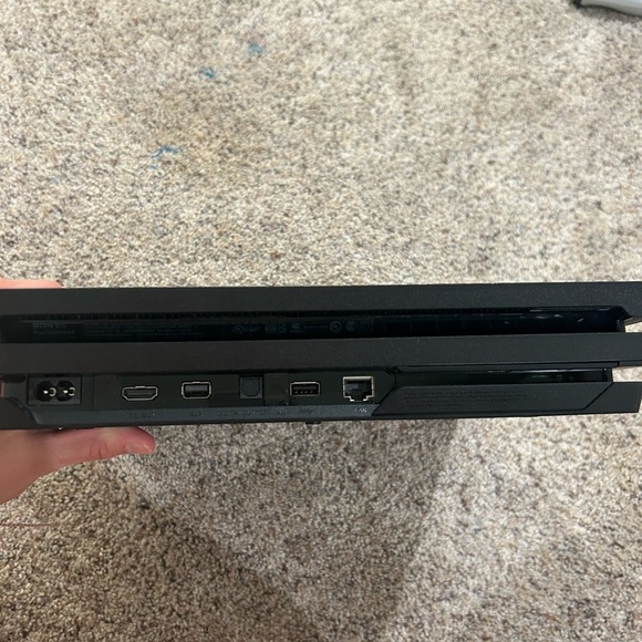 USED PS4 - Picture 3 of 15